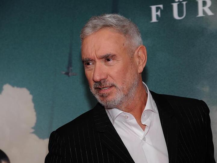 Regisseur Roland Emmerich will Halle Berry für sein nächstes Projekt vor die Kamera holen.