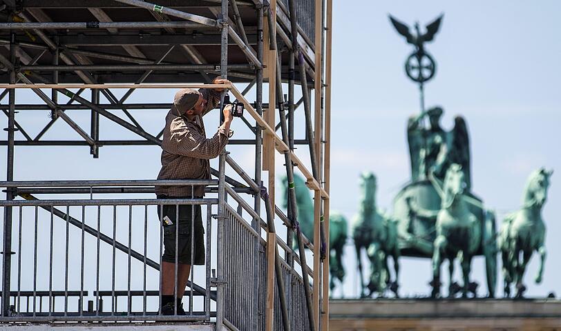 Berlin rüstet auf: Vor dem Besuch des US-Präsidenten Barack Obama gleicht Berlin einer Festung. Sehen Sie hier die Bilder!