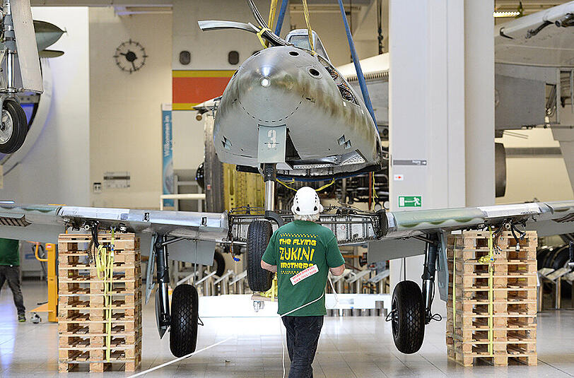 Im Deutschen Museum werden derzeit die Flugzeuge abgebaut. Sie werden während der Sanierung des Museums in der Flugwerft Schleißheim zwischengelagert.