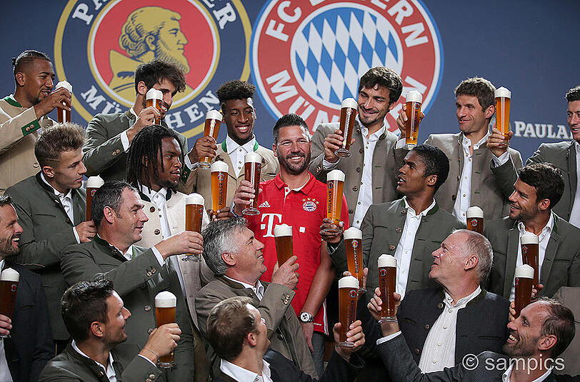 Die Bilder vom Trachten-Shooting des FC Bayern. Viel Spaß beim Durchklicken!