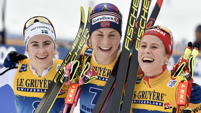 Skilangläuferin Katharina Hennig (r) freut sich über ihren dritten Platz in Val di Fiemme. Skilangläuferin Katharina Hennig (r) freut sich über ihren dritten Platz in Val di Fiemme.