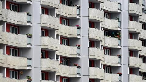 Blick auf die Fassade eines Wohnhauses. (Symbolbild)