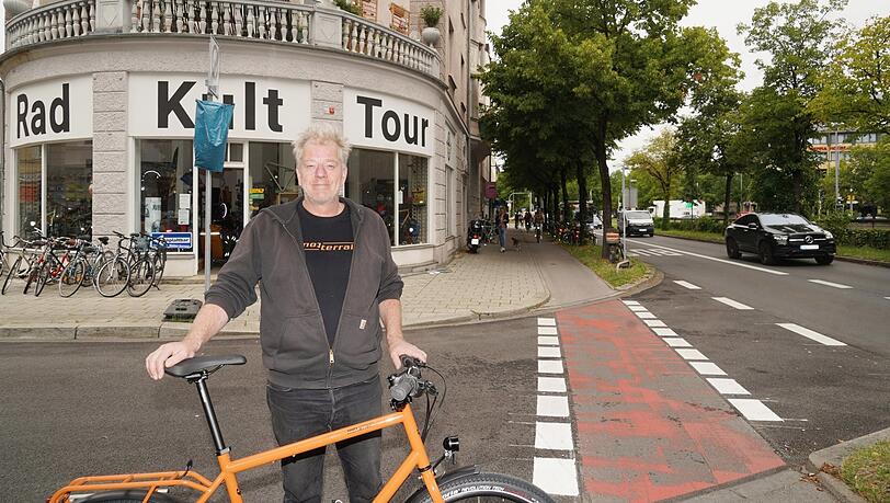 Roman Kammerer (50) betreibt seit zweieinhalb Jahren ein Fahrradgeschäft direkt an der Landshuter Allee.