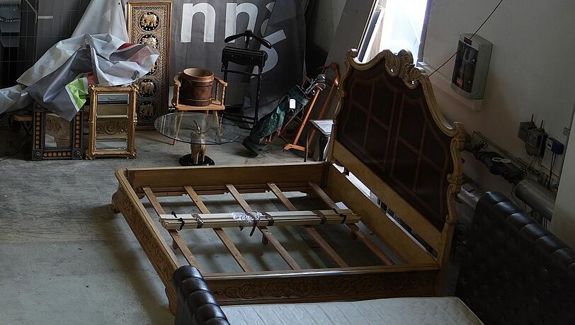 Das Ehebett von Heino und seiner verstorbenen Hannelore wird f&uuml;r ein Startgebot von 2000 Euro versteigert.