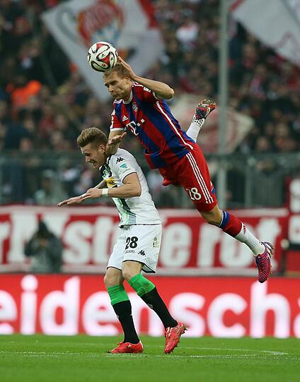 HOLGER BADSTUBER - NOTE 4 - Sah beim 0:2 nicht gut aus. Ließ sich überlaufen. Hatte sonst den schnellen Hahn im Griff, stark in den Zweikämpfen. Brachte sich immer wieder in den Spielaufbau ein.