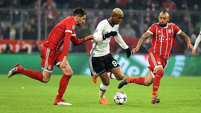 Javi Martínez: Note 3. Solide, fast fehlerfrei als Abräumer vor der Abwehr. Sein Schüsschen war kein Problem für Fabri (27.). Stabilisator.
