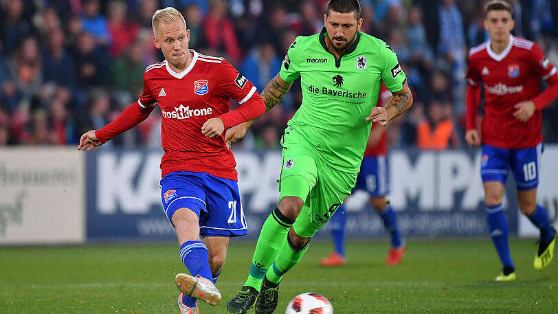 Hachinger Spielmacher: Sascha Bigalke (li.), hier gegen Löwe Sascha Mölders.