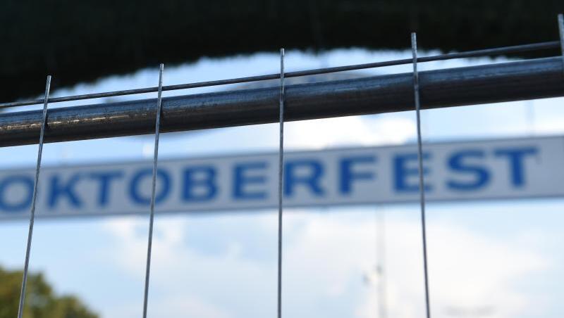 Die Stadt München sieht die Pläne für ein Wüsten-Wiesn kritisch und ist wegen der Werbung dafür sogar vor Gericht gezogen. (Symbolbild)