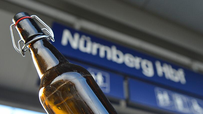 Ab jetzt am Wochenende tabu: Am Nürnberger Hauptbahnhof darf am Sanstag und Sonntag kein Alkohol mehr getrunken werden. Ab jetzt am Wochenende tabu: Am Nürnberger Hauptbahnhof darf am Sanstag und Sonntag kein Alkohol mehr getrunken werden.