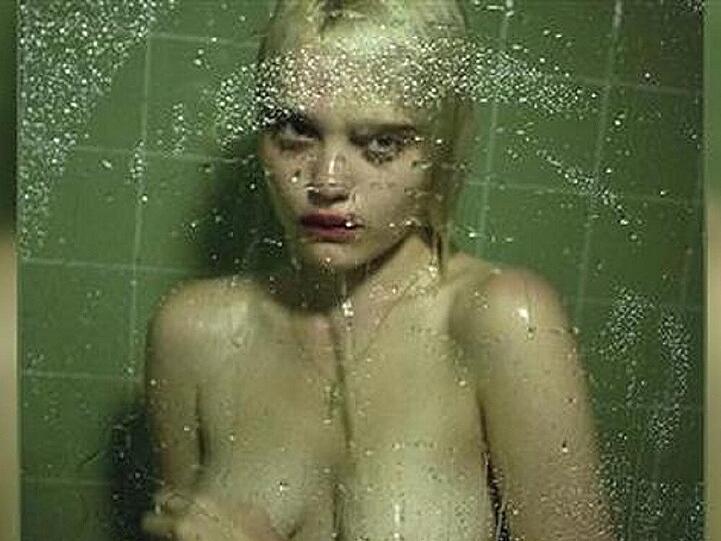 Sky Ferreira hat mit einem freizügigen Album-Cover für Ärger gesorgt