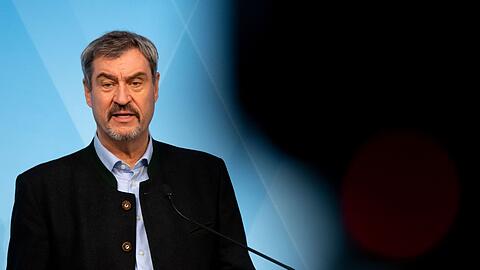CSU-Chef Söder zeigte sich sichtlich betroffen von der gescheiterten ersten Abstimmung zur Kanzlerwahl von Friedrich Merz (CDU) im Bundestag.