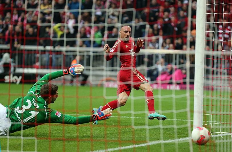 2.:FCB - Eintr. Frankfurt 2:0. Ribéry bricht den Bann, Alaba erhöht (Elfer).