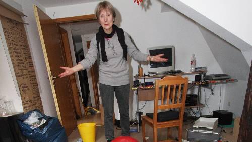 Angelika L. ist verzweifelt: Ihr Mieter hat die Wohnung in eine Müllhalde verwandelt. Angelika L. ist verzweifelt: Ihr Mieter hat die Wohnung in eine Müllhalde verwandelt.