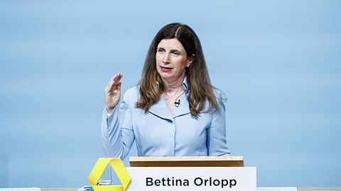 Commerzbank-Chef Bettina Orlopp will die Eigenst&auml;ndigkeit des Instituts retten.