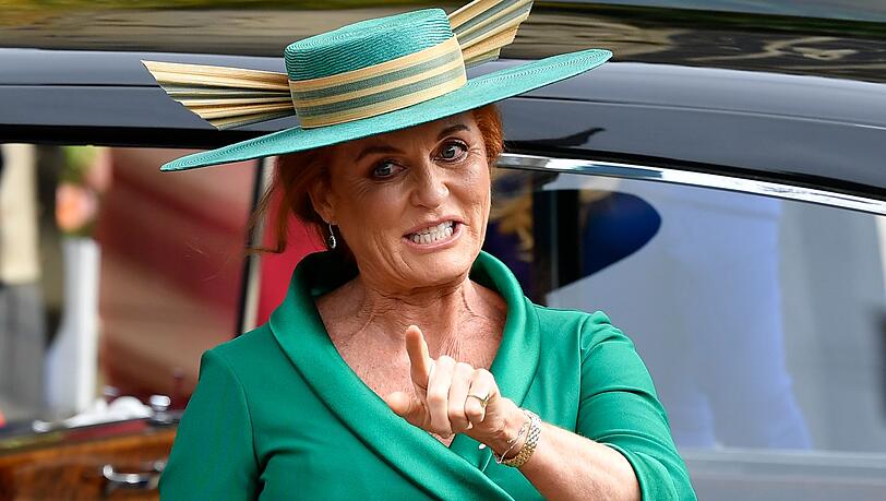 Schreibt sie oder schreibt sie doch kein Buch &uuml;ber ihre Verwicklung in die Epstein-Aff&auml;re? Sarah Ferguson hat entsprechende Berichte &uuml;ber ein Enth&uuml;llungsbuch zur&uuml;ckgewiesen.