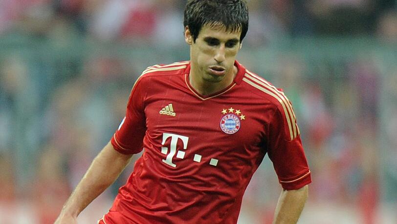 An seinem 24. Geburtstag darf 40-Millionen-Transfer Javi Martínez zum ersten Mal für die Bayern spielen. In der 77. Minute löst er Schweinsteiger ab - und beeindruckt mit einem Pass. An seinem 24. Geburtstag darf 40-Millionen-Transfer Javi Martínez zum ersten Mal für die Bayern spielen. In der 77. Minute löst er Schweinsteiger ab - und beeindruckt mit einem Pass.