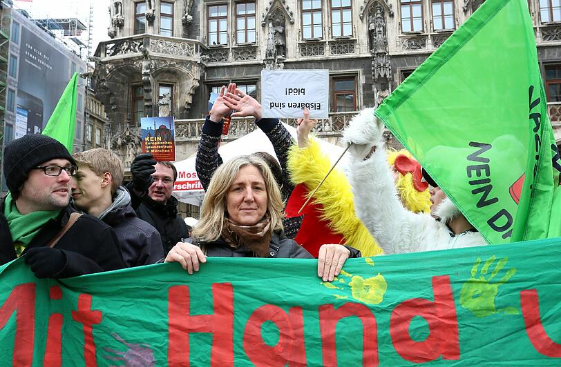 Kundgebung und Gegendemo am Marienplatz. Die Bilder.