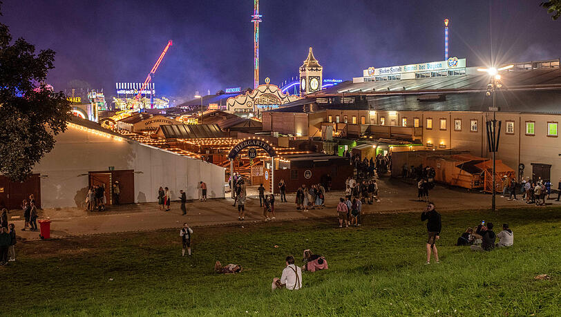 Der Mann und seine Begleitung waren vor dem Vorfall auf dem Oktoberfest unterwegs. (Symbolbild)