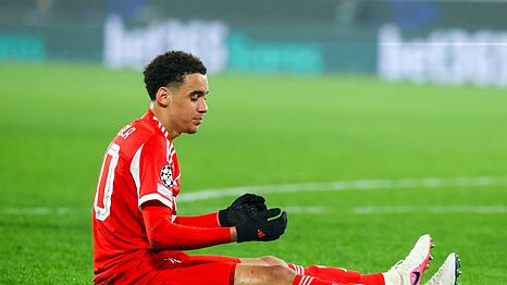 Jamal Musiala muss wegen einer Schmerzreaktion am operierten linken Fu&szlig; pausieren. Er reist darum auch nicht zur Nationalmannschaft. (Archivbild)