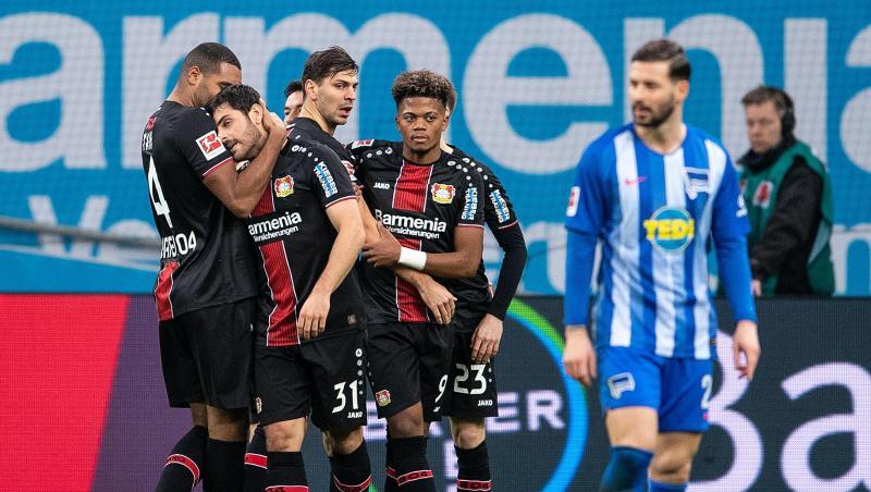 Leverkusen muss nach dem Unentschieden gegen Schalke in Berlin punkten, um die Champions-League-Chance zu wahren. Leverkusen muss nach dem Unentschieden gegen Schalke in Berlin punkten, um die Champions-League-Chance zu wahren.