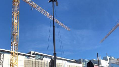 Der zweite Turm im Bereich Zweigstraße und Adolf-Kolping-Straße. Hier stehen bereits vier Kameras, die sichern aber nur die Baustelle hinter dem Mathäser-Kino.