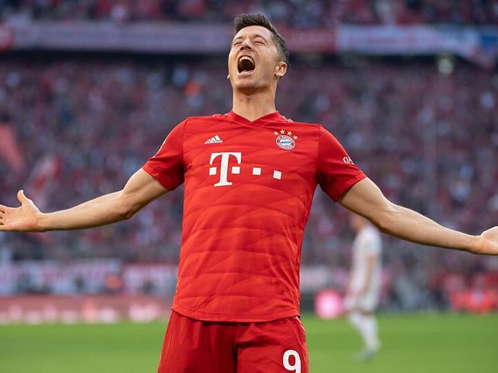Bayern-Stürmer Robert Lewandowski will auch im DFB-Pokal jubeln.