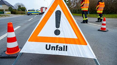 Wegen eines Unfalls mit zwei Verletzten musste die Herzogstraße am Donnerstag kurzzeitig gesperrt werden. (Symbolbild)