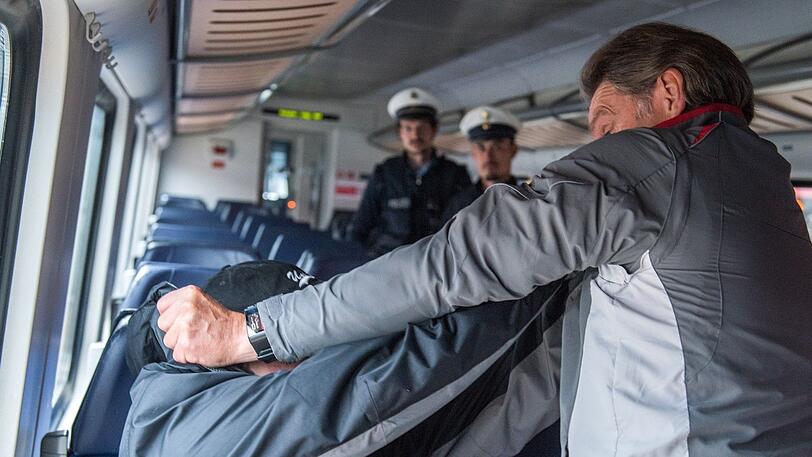 In einer S4 kam es am Mittwoch zu einer handfesten Auseinandersetzung. (Symbolbild)