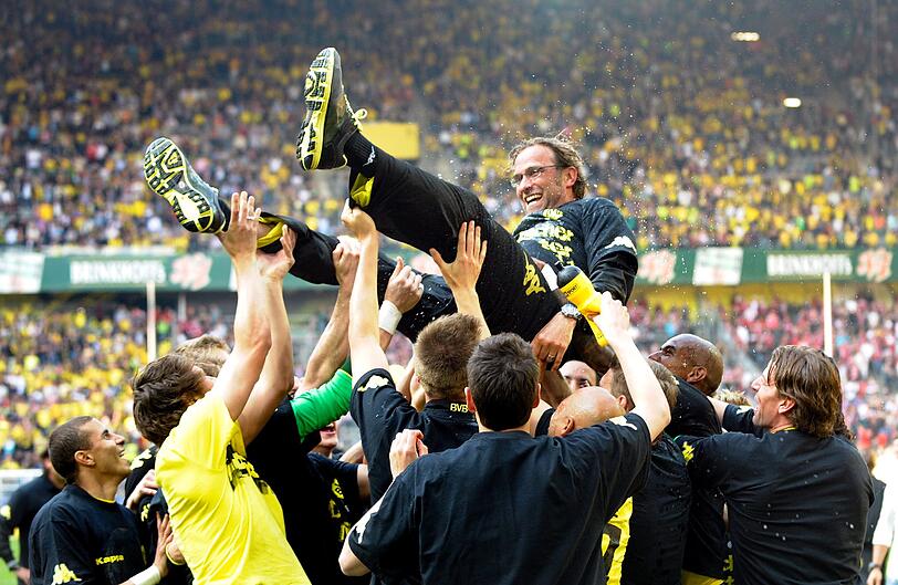 Deutscher Meister: Bislang erfolgreichste Spielzeit unter Jürgen Klopp ist die Saison 2010/11, in der die junge Dortmunder Mannschaft (bis auf Torhüter Roman Weidenfeller war kein Stammspieler älter als Mitte zwanzig) sich bereits drei Spieltage vor Ende der Hinrunde die Herbstmeisterschaft sicherte.