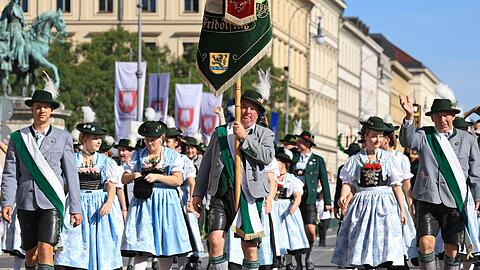 Traumhaftes Wetter, fesche Trachten - der Tag zwei des Oktoberfests.