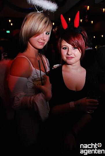 So heiß war der Fasching 2012 in den Münchner Clubs. Die Partybilder...