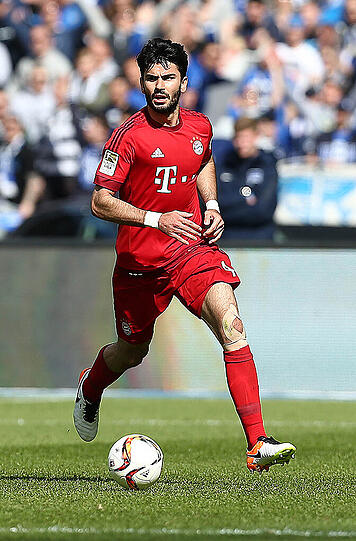 Serdar Tasci, Note 5: Die Bayern reagierten in der Winterpause auf die Verletzensituation in der Abwehr und holten den Ex-Nationalspieler auf Leihbasis von Spartak Moskau. Guardiolas Idee? Wohl kaum. Der Trainer ließ Tasci gegen Darmstadt ran &ndash; doch dann ging alles schief: Der frühere Stuttgarter verschuldete ein Gegentor, wurde früh ausgewechselt. In den vergangenen Wochen steigerte sich Tasci zwar, er wurde von Pep euphorisch gelobt &ndash; aber das wird nichts daran ändern, dass er die Bayern wieder verlässt.