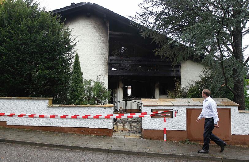 ... in der Nacht zum Dienstag war die Villa des Brasilianers ausgebrannt.