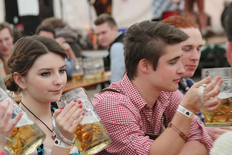 Selten ist eine Veranstaltung in Harlaching so umstritten gewesen wie das Burschenfest. Die AZ hat sich selber ein Bild gemacht.