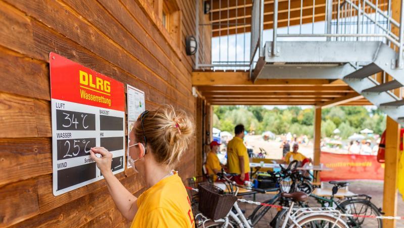 In Baden-Württemberg stiegen die Temperaturen am Samstag deutlich über 30 Grad - hier in Freiburg auf rund 34 Grad. In Baden-Württemberg stiegen die Temperaturen am Samstag deutlich über 30 Grad - hier in Freiburg auf rund 34 Grad.