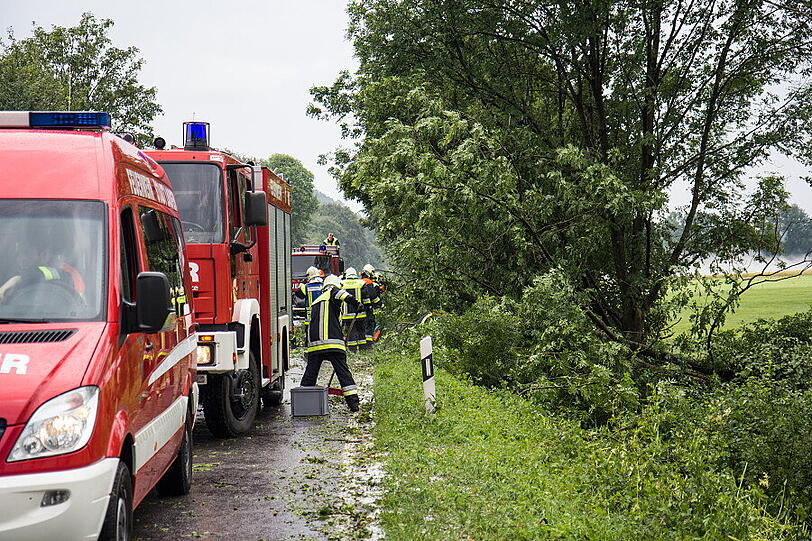 Schwere Unwetter im Berchtesgadener Land sorgten am Samstag für reichlich Chaos auf den Straßen. Die Bilder.