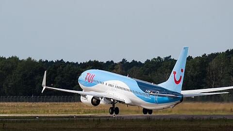 Buchungsrückgänge und Corona-Einschränkungen im Luftverkehr: Der Tui-Konzern legt eine erste Zwischenbilanz der vergangenen Monate vor.