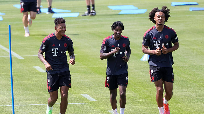 Auch von Chris (l.) und Omar Richards sowie Joshua Zirkzee wurde am Samstag die Fitness getestet. (Archivbild)