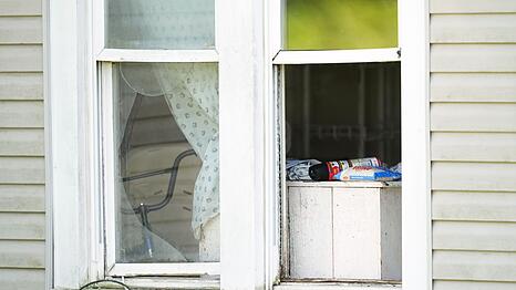 Nicht Menschenhandel, sondern ein innerfamili&auml;rer Vorfall soll sich in diesem Holzhaus im US-Bundesstaat Ohio laut Beh&ouml;rden zugetragen haben. Die Ermittlungen laufen.