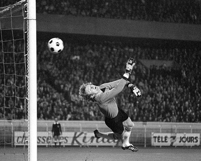Von 1965-1979 im Bayern-Tor: Die "Katze von Ansing" Sepp Maier.