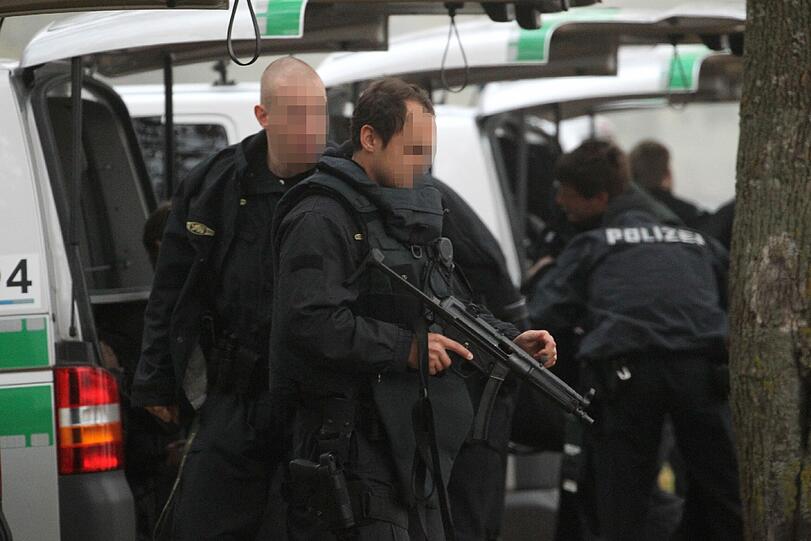 SEK-Beamte im Einsatz (Symbolbild)