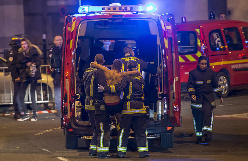 Schüsse, Explosionen, Tote und Verletzte: die Bilder von der verheerenden Anschlagsserie in Paris.