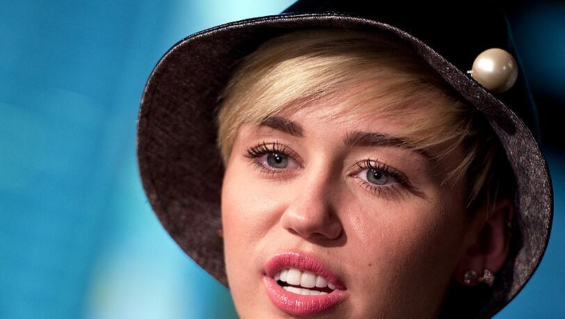 Miley Cyrus hat ihrem toten Kugelfisch einen Song gewidmet Miley Cyrus hat ihrem toten Kugelfisch einen Song gewidmet