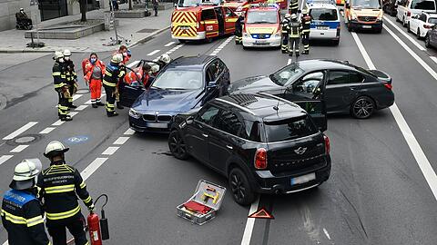 Die Polizei ermittelt zur Unfallursache.