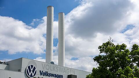 Pionier bei E-Autos: Die Autofabrik von Volkswagen in Zwickau. (Archivbild)