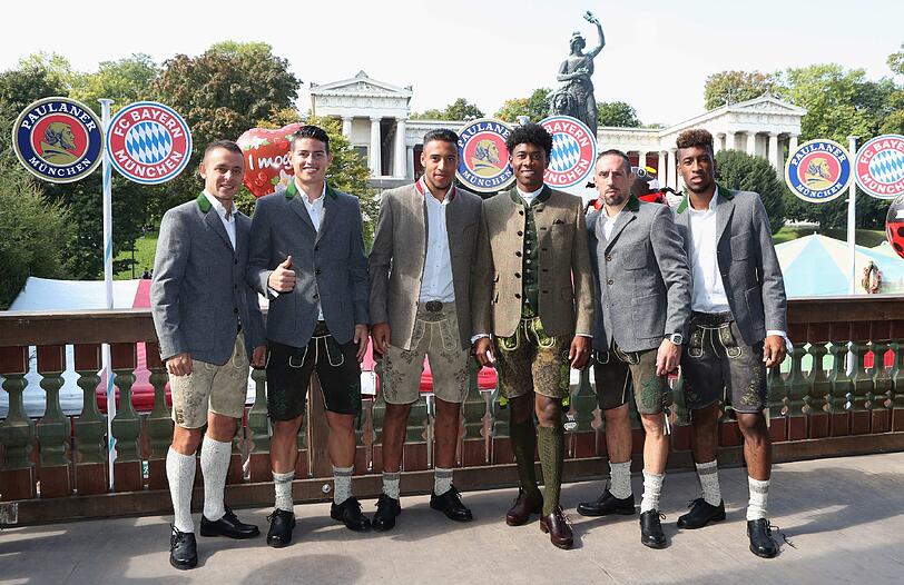 Rafinha, James, Tolisso, Alaba, Ribéry und Coman