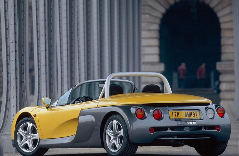 Der ultraflache Zweisitzer Spider Renault Sport wird ab 1995 zum Suchtmittel für Motor-Puristen und Kurvenhungrige.