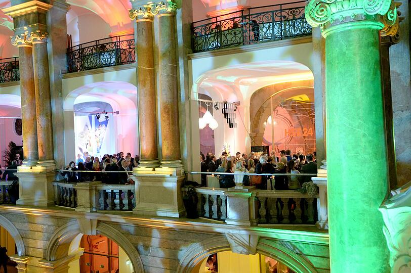 Blick auf die HSE24 Champagner Bar auf der Nacht der Medien in München am 16.10.2013.