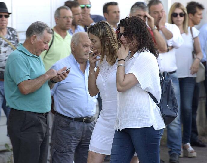 Trauer bei Familie, Freunden und Team des Stierkämpfers Ivan Fandino: Einen Tag nach dem der Torero von einem Stier tödlich verletzt worden ist, wird seine Leiche in seinen Heimatort Amurrio gebracht.