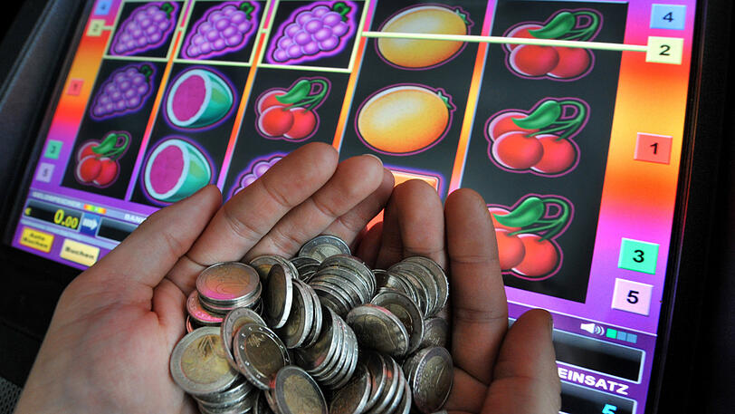 Der 28-Jährige hatte viel Geld in den Automaten geschmissen - mit ungutem Ausgang.